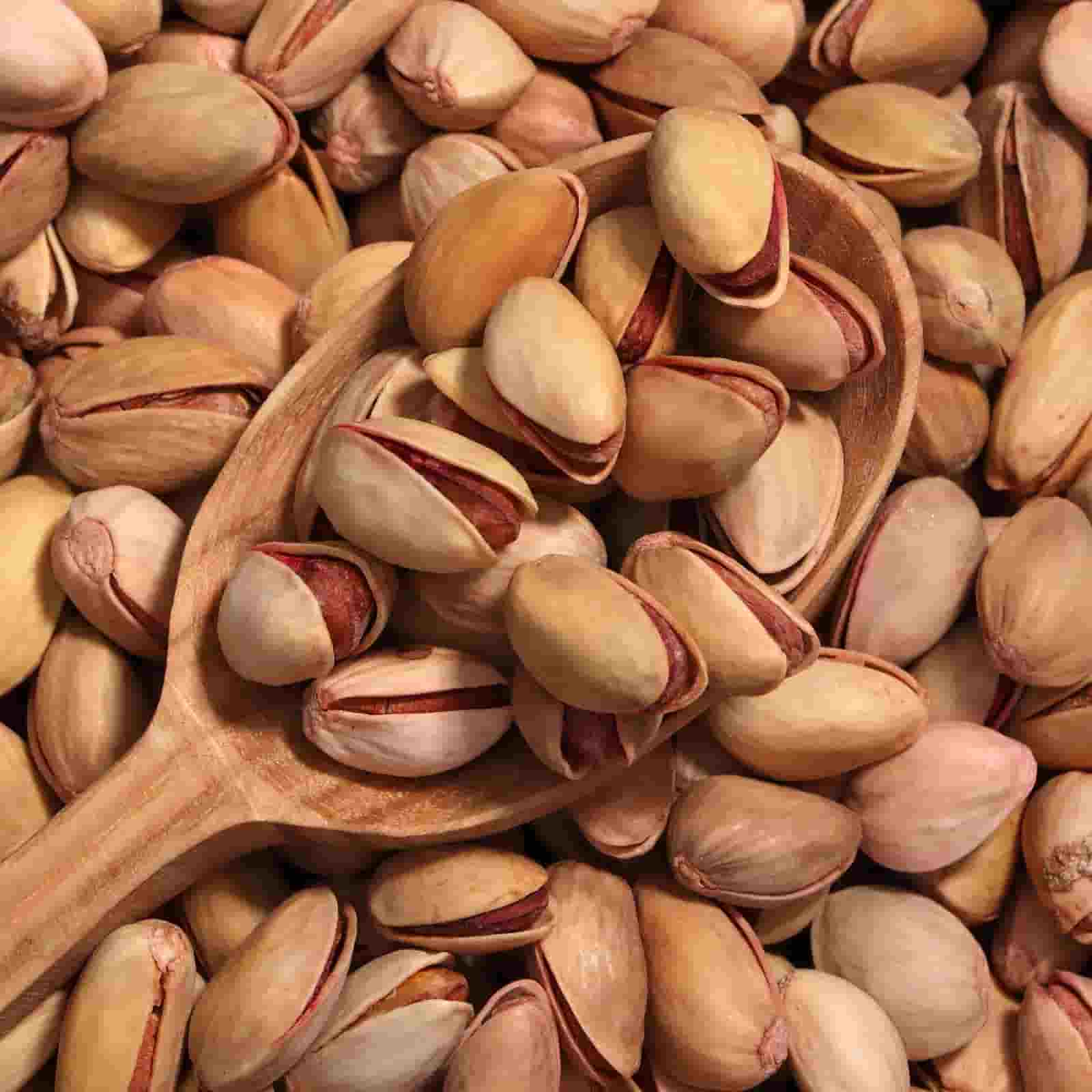 پسته احمد آقایی درجه یک با طعم عالی و کیفیت صادراتی